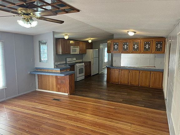 5th image of 2501 Sumac Ln