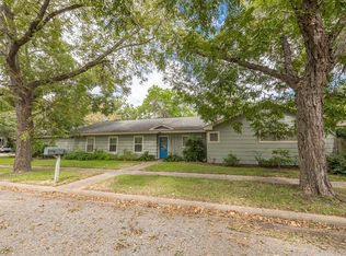 1203 Live Oak St, Columbus, TX 78934