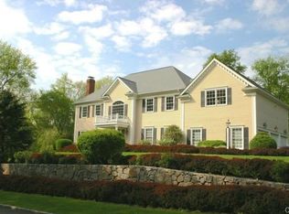 98 Chestnut Hill Rd, Ridgefield, CT 06877
