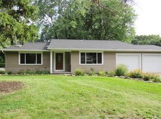 87 Ross Brook Dr, Rochester, NY 14625