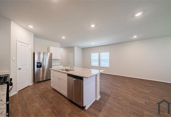 2nd image of 4830 Nueces Path