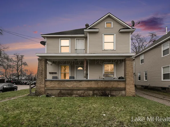 1746 Godfrey Ave SW, Wyoming, MI 49509