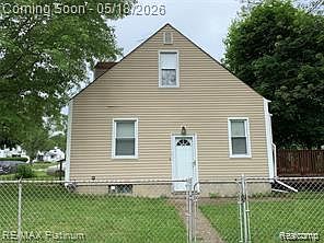 3rd image of 749 Crawford St