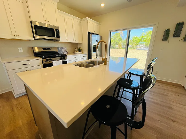 2823 Foxglove Ln — Photo 6