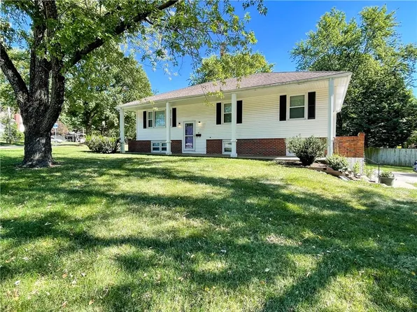 801 NE Columbus St, Lees Summit, MO 64063