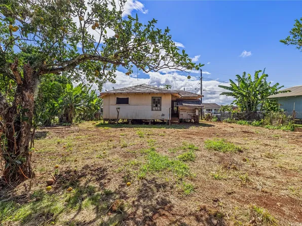 1328 Aheahe Ave, Wahiawa, HI 96786