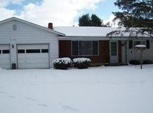 511 W Main St, Maple Rapids, MI 48853