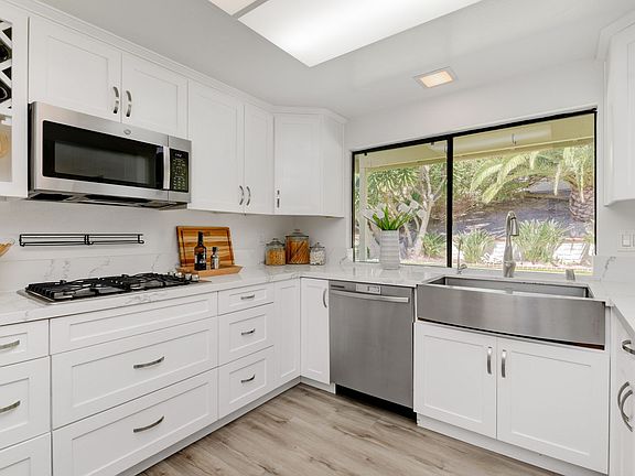 2nd image of 3408 Viewpoint Way