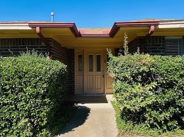 2901 Cross Timbers Dr, Irving, TX 75060