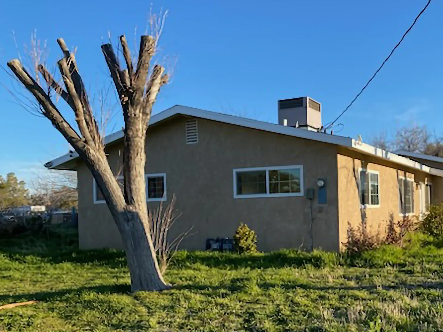 4 bed, 2000 sqft, $2,995 — Photo 3