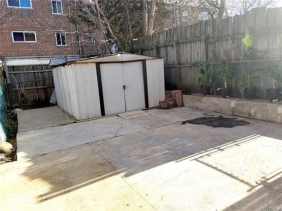2nd image of 516 Leland Ave