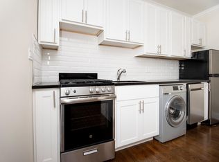 916-920 Greenbay Rd #18-2J, Winnetka, IL 60093