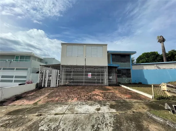J 4 1 St, Guaynabo, PR 00968
