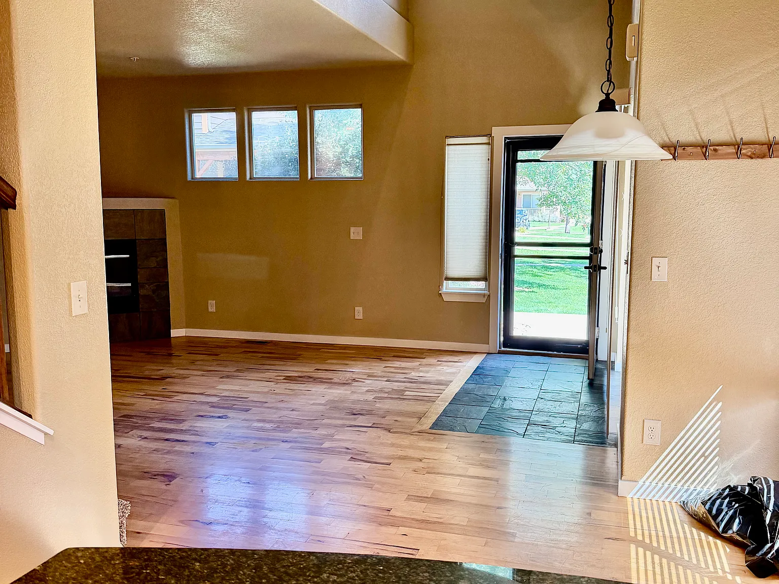 3 bed, 3.5 bath, 1836 sqft, $2,495 — Photo 4