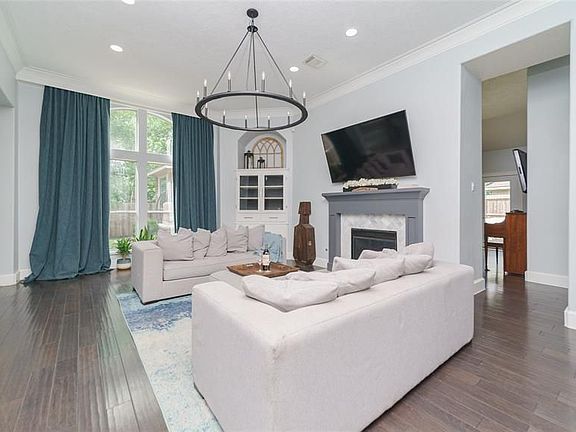3rd image of 4529 Williamhurst Ln