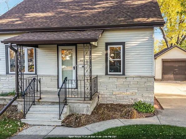 205 Darboy Rd, Combined Locks, WI 54113