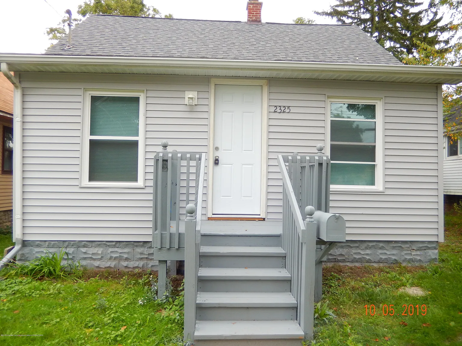 2325 Forest Ave photo 1