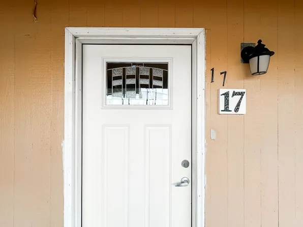 Edgewood Manor Apartments, 2392 Edgewood Ave NE APT 17, Salem, OR 97301