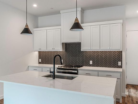 3rd image of 6319 Richmond Ave #101