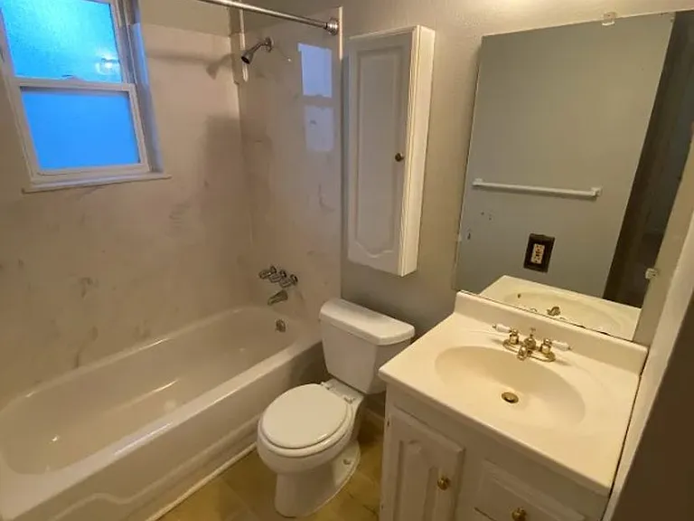 520 Alexander Rd — Photo 5