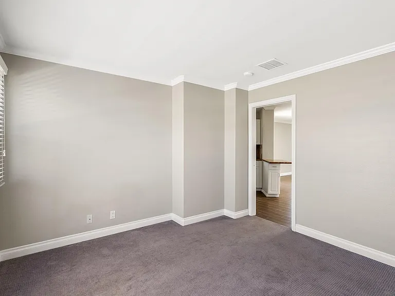 748 Isthmus Ct — Photo 31