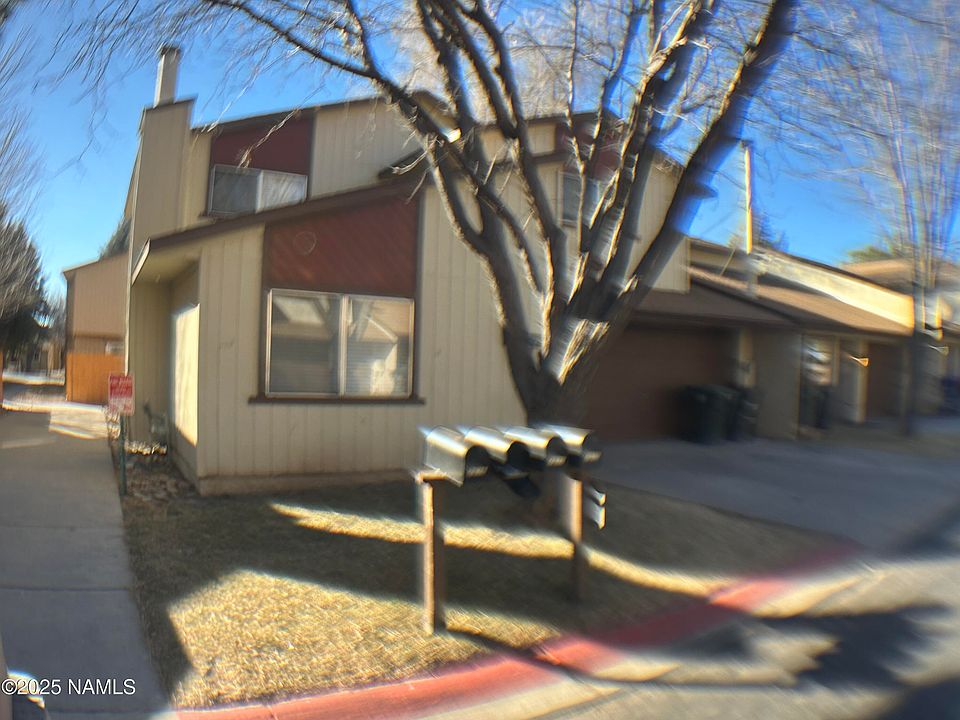 2nd image of 2515 E Jeffrey Loop