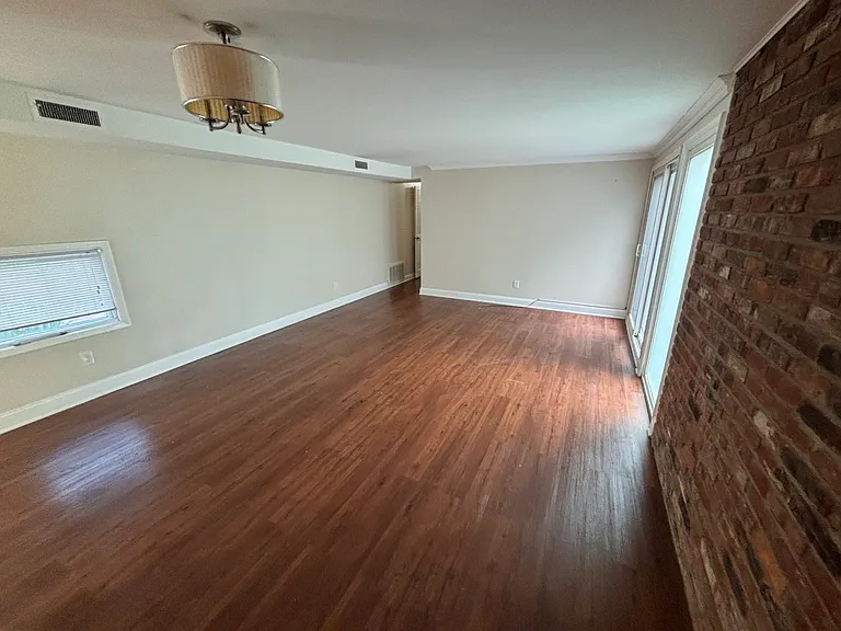 7 Northwood Dr — Photo 10