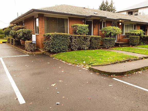 2413 SE Division and 66th