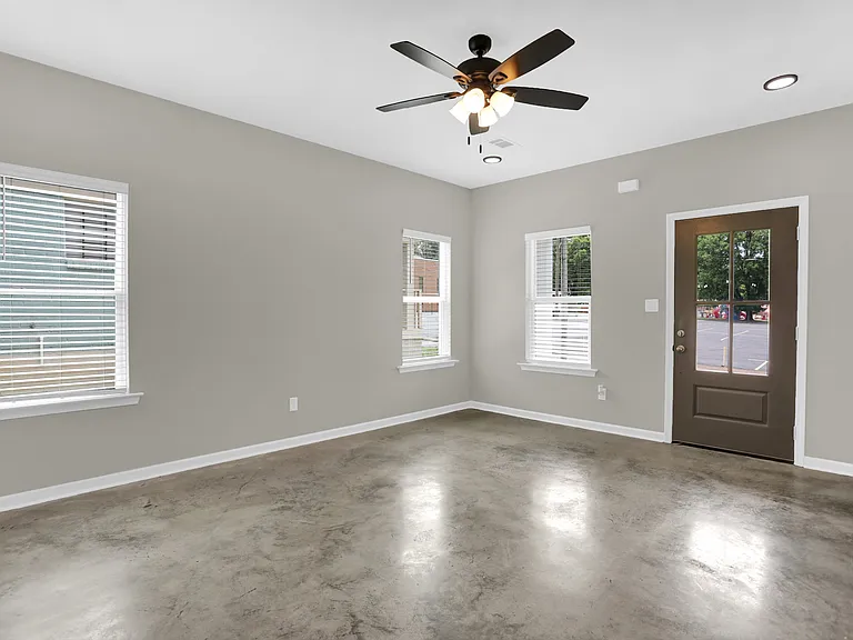 680 Boston St — Photo 5