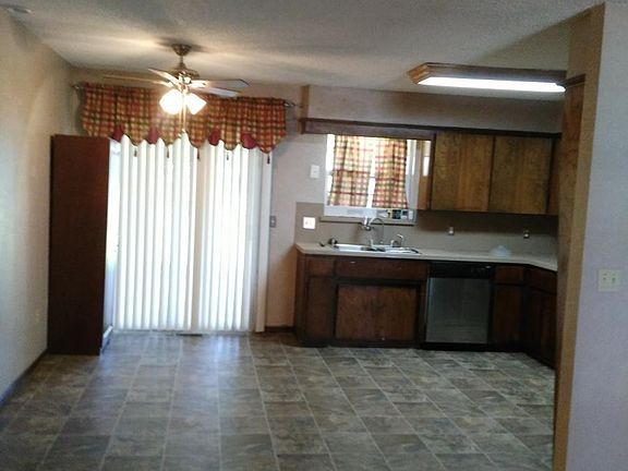 Kitchen and eat in area