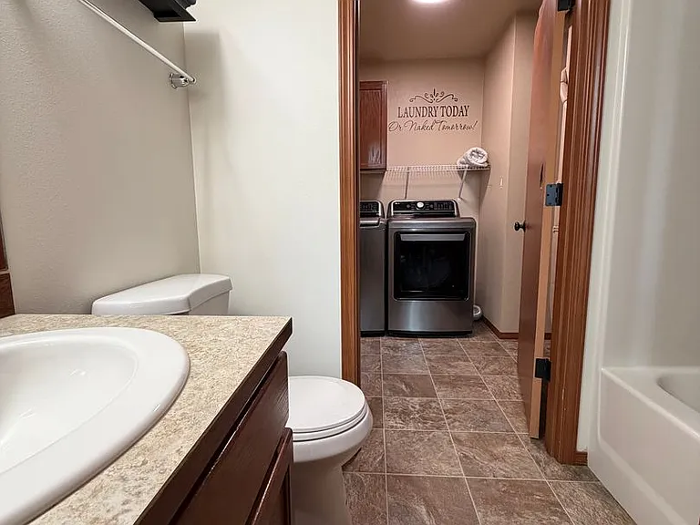 2581 NE Noble Loop — Photo 20