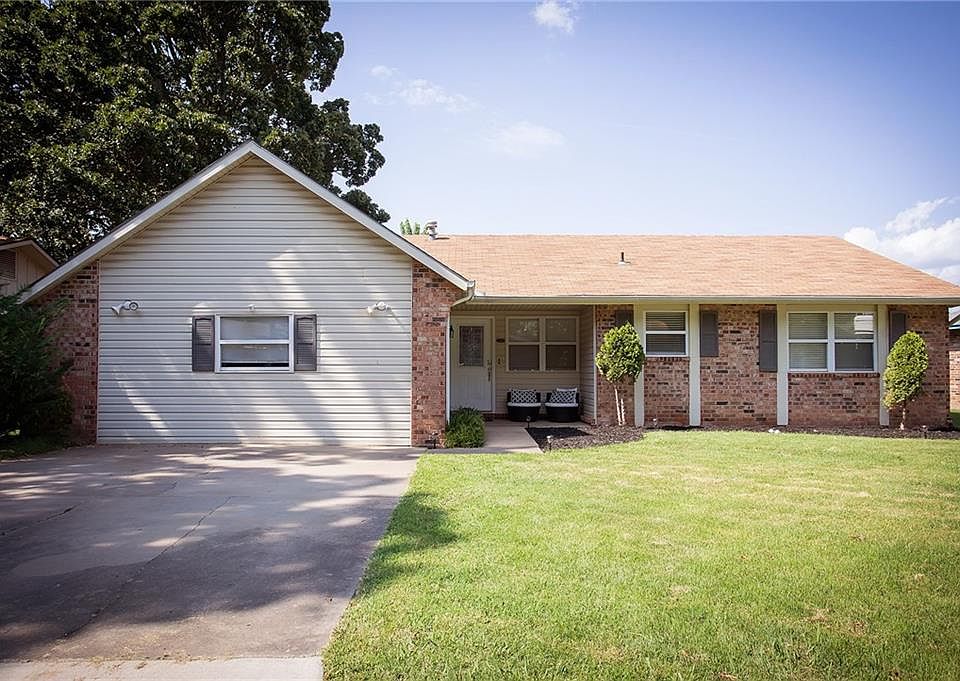 1st image of 1317 W Rolling Oaks Dr