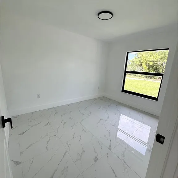 670 Chemstrand St E — Photo 15