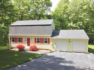 60 Rowley Hill Rd, Sterling, MA 01564