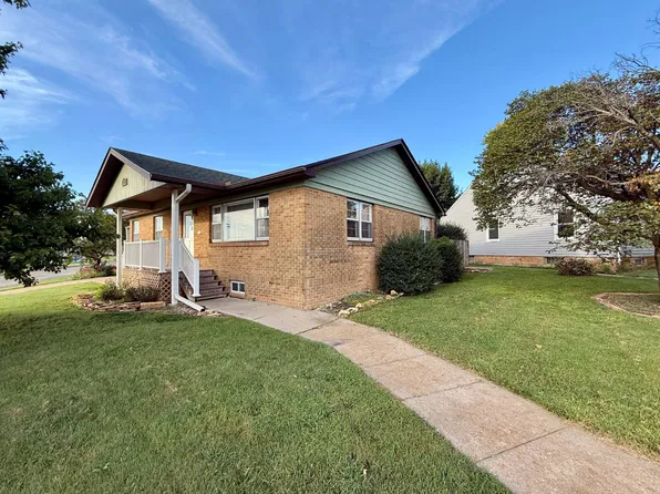 714 E South St, Beloit, KS 67420