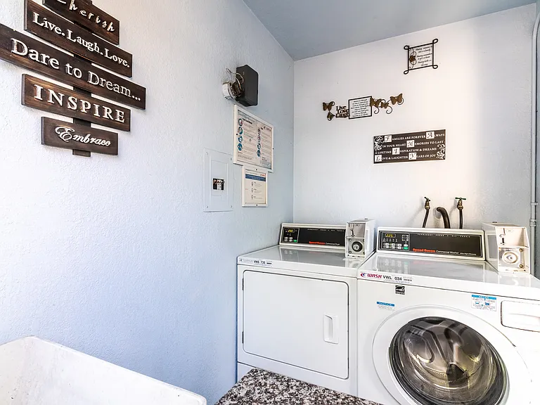 3335 Los Prados St #2 — Photo 21