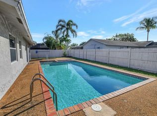 9632 Saddlebrook Dr, Boca Raton, FL 33496