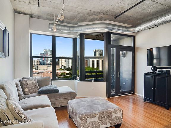 2nd image of 849 N Franklin St Unit 606