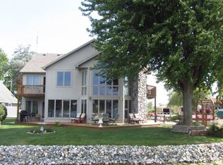 380 Lane 840 Snow Lk, Fremont, IN 46737