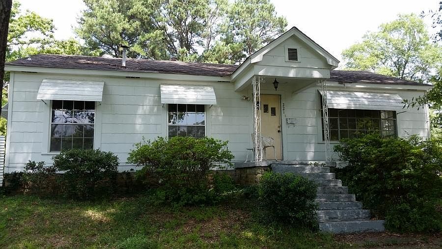 1st image of 221 Yeates St