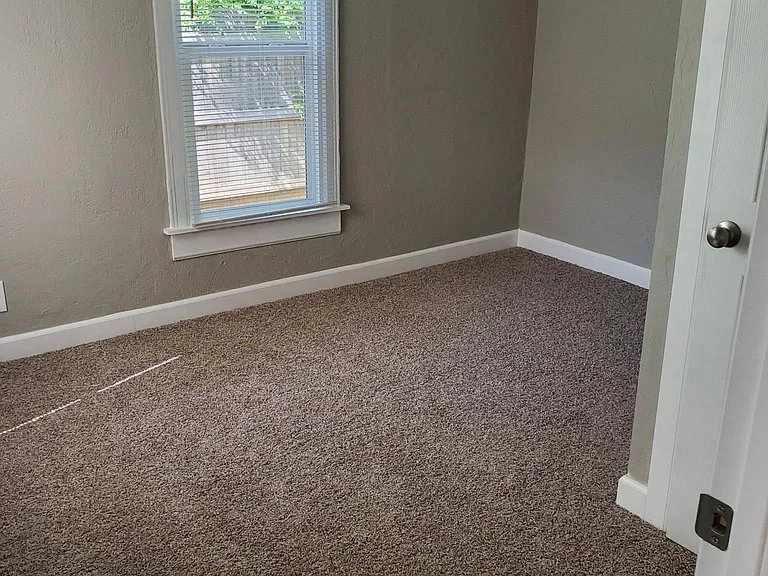 1134 N Ellison Ave — Photo 6