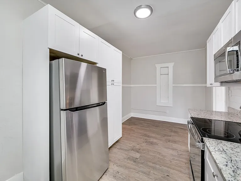 310 E Lambright St — Photo 16