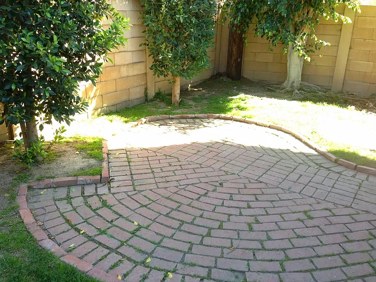 9024 Geyser Ave — Photo 19