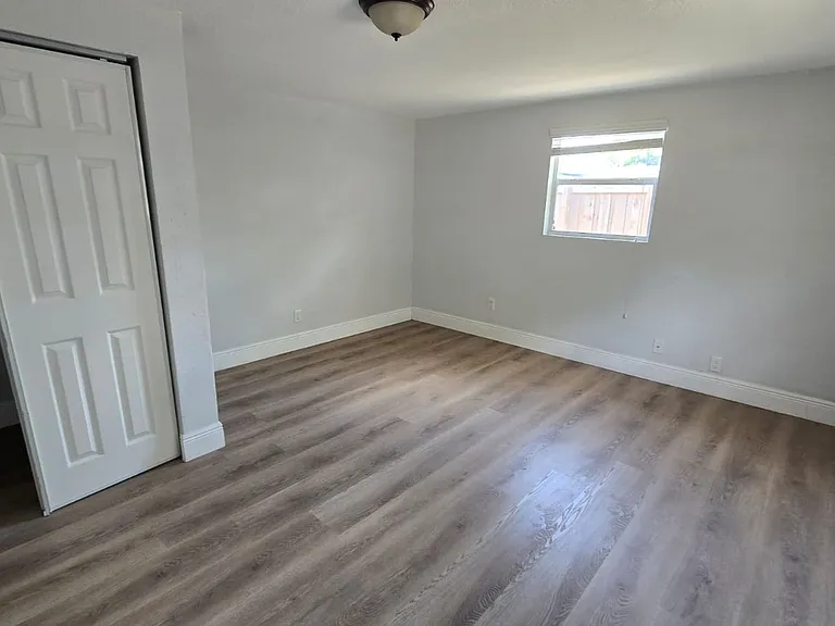 6511 Seminole Dr — Photo 7