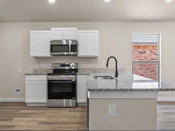 4th image of 7446 29th St