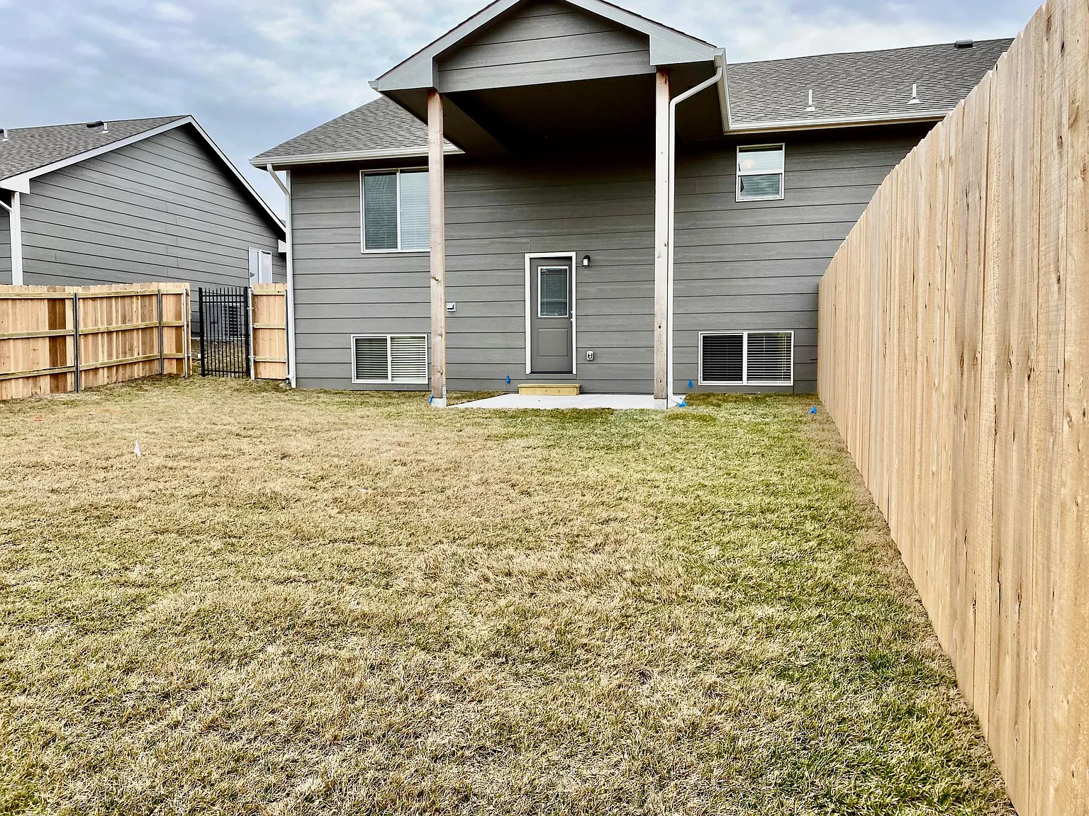 4 bed, 2000 sqft, $1,875 — Photo 2