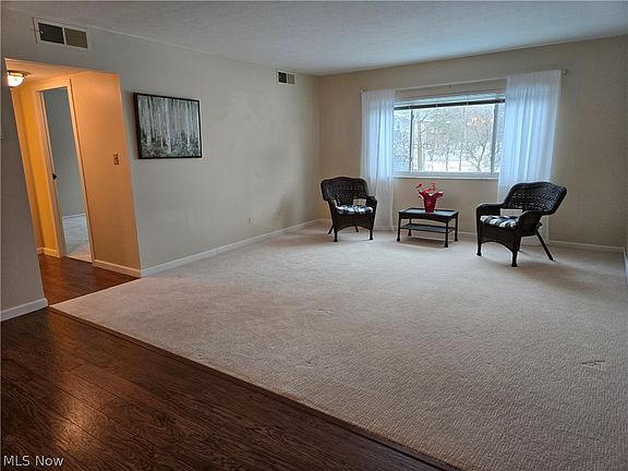 4th image of 20333 Detroit Rd