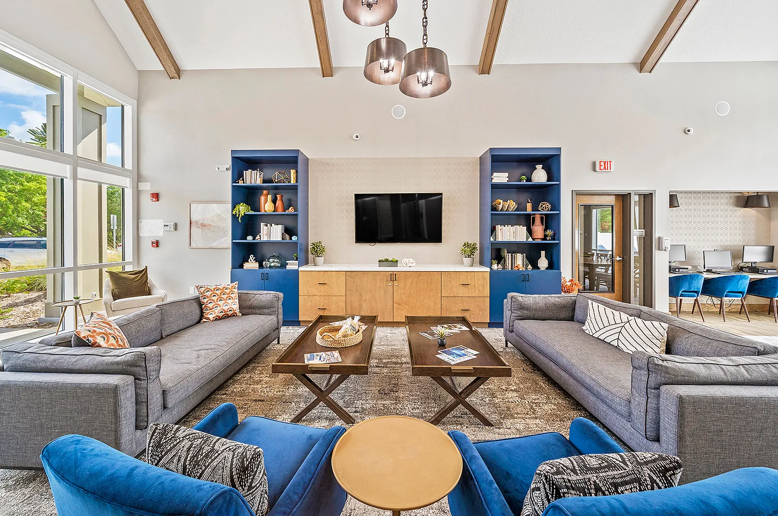 Taylor Pointe Apartments — Photo 3