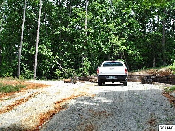 2nd image of E Dogwood Ln