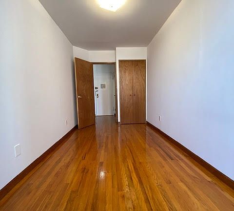 4th image of 104 W 71st St APT 4A